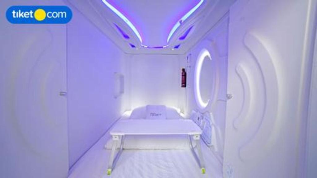 Met A Space Pod @ Chinatown * Singapore