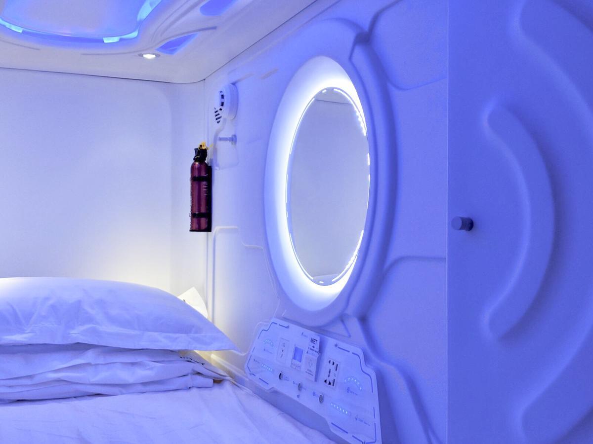 Met A Space Pod @ Chinatown Hostel Singapore