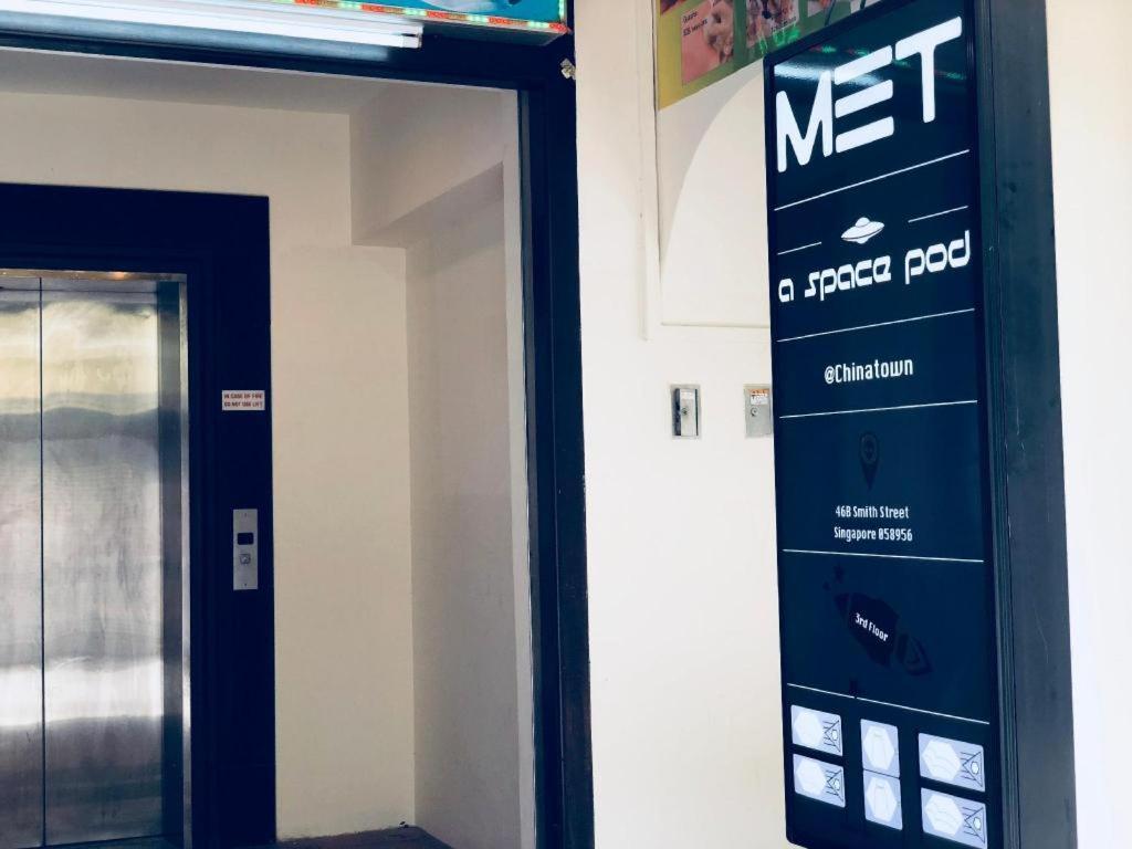 Met A Space Pod @ Chinatown Hostel Singapore