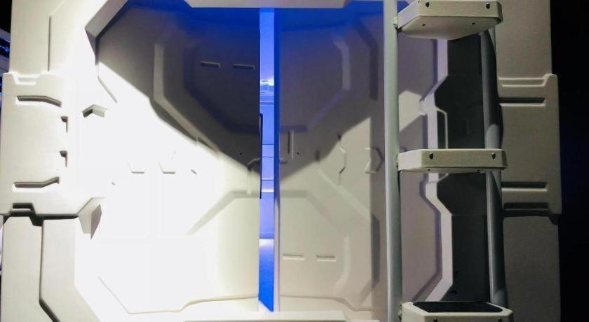 Hostel Met A Space Pod @ Chinatown Singapore
